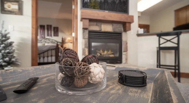 Palomino At Kicking Horse 2 Bedroom Cabin by Redawning