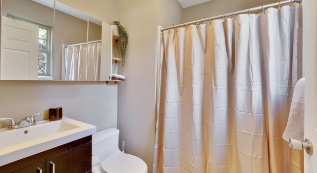 The Holly House In Downtown Demorest 2 Bedroom Home by Redawning, Buchen Sie Hotel Demorest Georgia