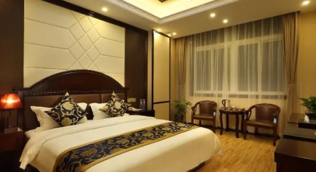 Люкс Business T Home Hotel
