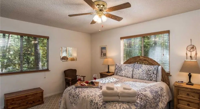 A Whispering River - Three Bedroom Cabin with Hot Tub, Varaa Hotelli Ruidoso New Mexico