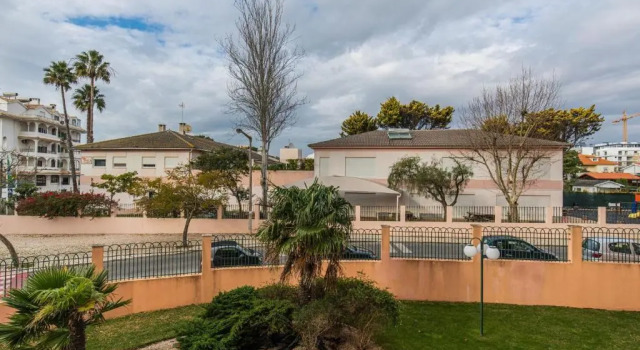 Deluxe 2BDR Apartment in Carcavelos by LovelyStay