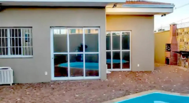 Casa NOVINHA em Brotas, 5 min Centro. Vem curtir!