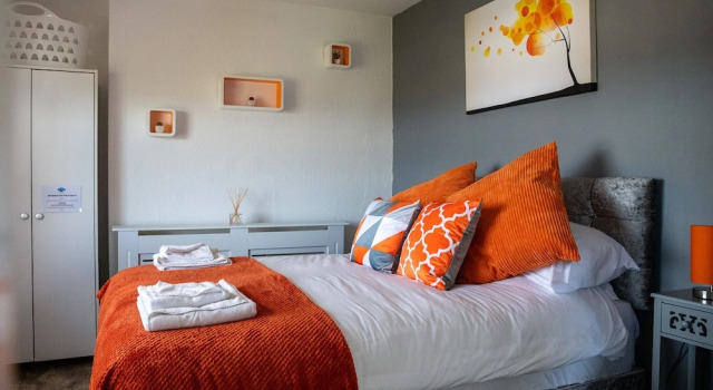 Park up and Relax in Designer 2bd apt - Sea Views, Book Hotel 3-stjernede hoteller i Ryde, 3*