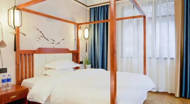 Люкс с 2 комнатами с видом на реку Yunyinxi Junlanzhai Homestay (Phoenix Ancient City Branch)