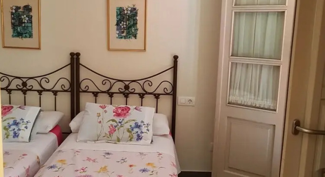 Stylish And Spacious 1 Bedroom Flat In Trendy Area, Забронировать Апартаменты/квартира Малага - центр Малага, рядом с Музей Кармен Тиссен
