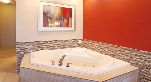 Люкс Holiday Inn Express and Suites Calgary University by IHG