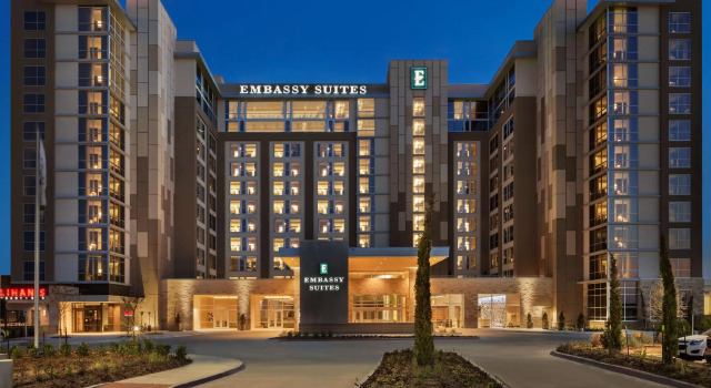 Люкс Embassy Suites by Hilton Denton Convention Center