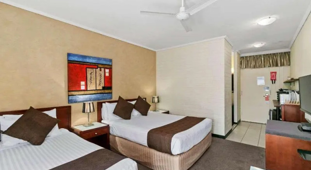 Четырёхместный номер Standard с балконом Comfort Inn Whyalla