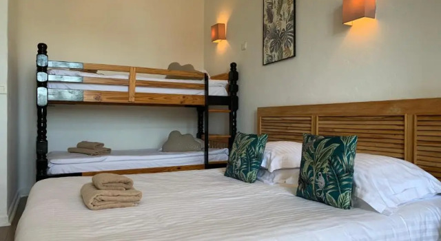 Четырёхместный номер Standard Hotel Alexandra - Boutique Hotel