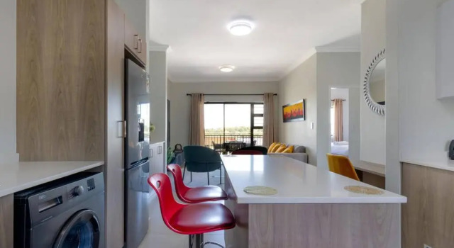 Alimama Spaces: the Thando's Kyalami Woods, Boek Hotel Kyalami 