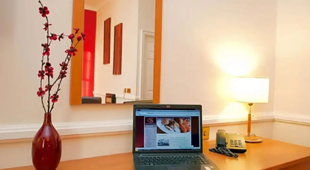 Номер Standard The Grand St Leger Hotel