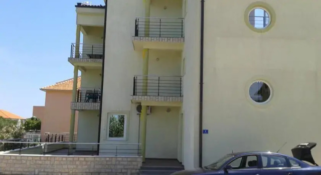 Apartments Villa Fantazija, Book Lejlighed Hoteller i Pasman Island med parkering, Parkering