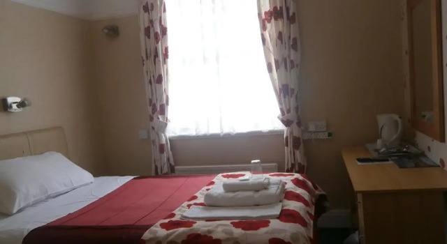 Min y Don Llandudno, Забронировать Гостевой дом Отели Лландидно с завтраком, рядом с St. Mary &amp; St. Abaskhyron's Coptic Orthodox Church, Завтраки