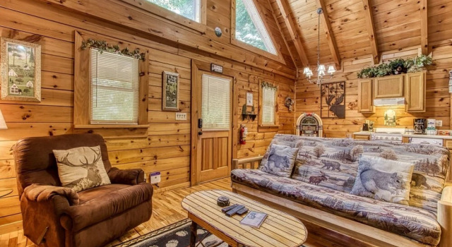 Cupid's Hideaway - Convenient To Downtown Gatlinburg And The National Park! 1 Bedroom Cabin by RedAwning