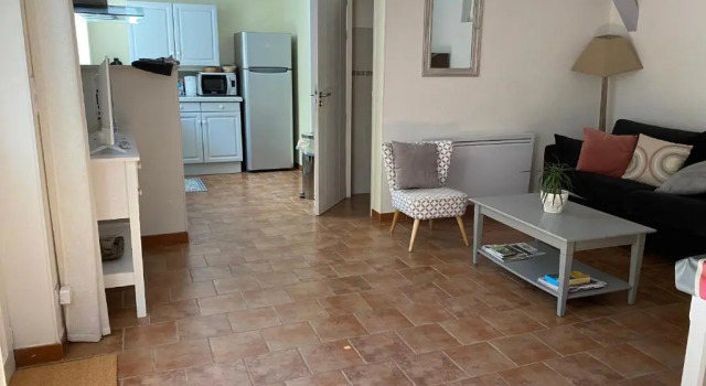 Коттедж c 1 комнатой Gîtes & Spa de charme " Ploum"