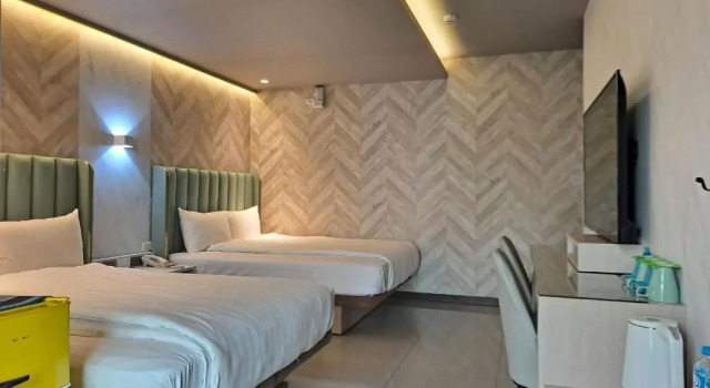 Четырёхместный номер Standard S&E Hotel