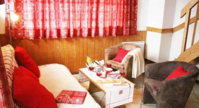 L'Aubier, Prenota Appartamento Hotel a Rodano-Alpi con parcheggio, Parcheggio