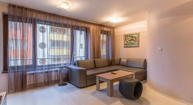 FM Deluxe 1-BDR Apartment with Limited Access - Lozenetz, Varaa Huoneisto Lozenets 