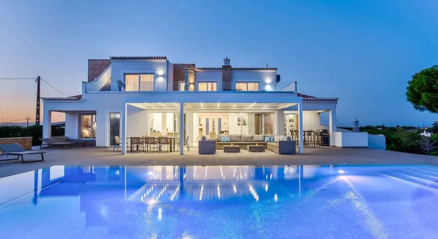 Коттедж Villa Goldeneye - Luxury 6 Bedroom Villa