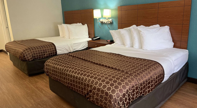 Четырёхместный номер Standard Best Western Tallahassee Downtown Inn and Suites