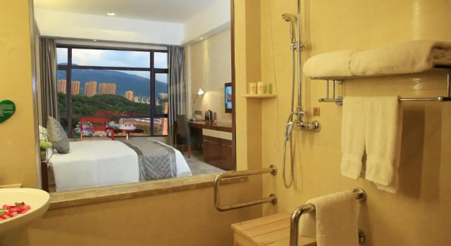 Standard Zimmer Ramada Longyan