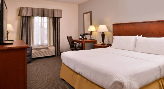 Двухместный номер Standard Holiday Inn Express Hotel & Suites Sioux Falls At Empire Mall by IHG