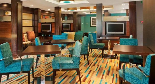 Клубный номер Standard Crowne Plaza London - Gatwick Airport by IHG