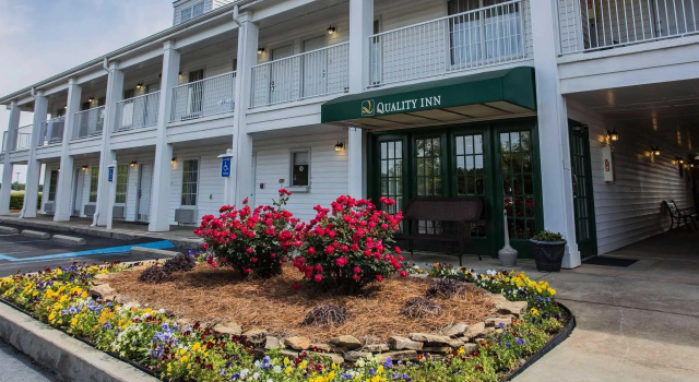 Четырёхместный номер Standard Quality Inn Waynesboro