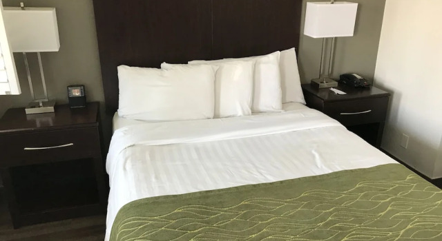 Двухместный номер Deluxe Hi View Inn & Suites