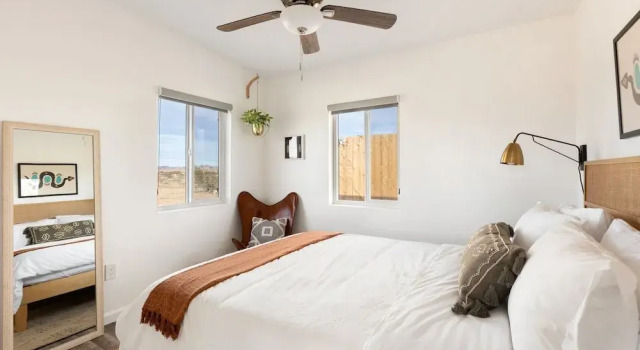Коттедж Mojave Ranch - Hot Tub, Fire Pit, Dark Skies And Desert Views! 2 Bedroom Home by RedAwning