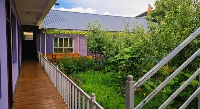 yearn wooden house, Prenota Hotel Hotel a Xinjiang con parcheggio, Parcheggio