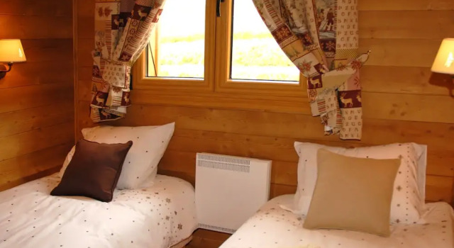CHALET duplex Mont-Saxonnex "LE JARBAY ", Забронировать Шале Отели Мон-Саксонекс с парковкой, Парковка