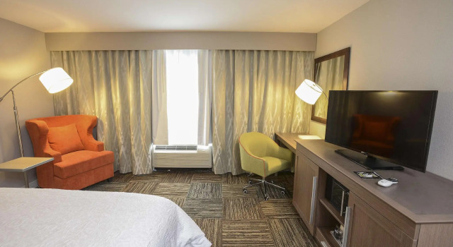 Двухместный номер Standard Hampton Inn & Suites Cincinnati / Uptown - University Area