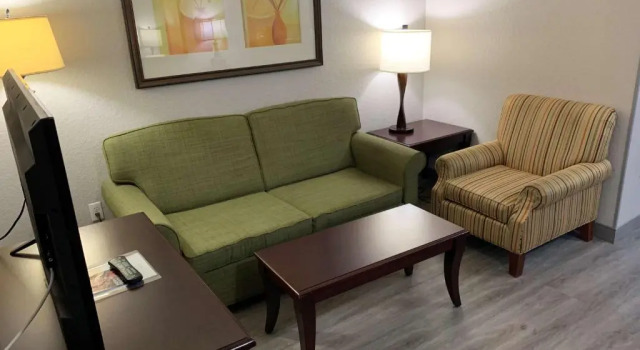 Двухместный люкс c 1 комнатой Country Inn & Suites by Radisson, Jacksonville West, FL