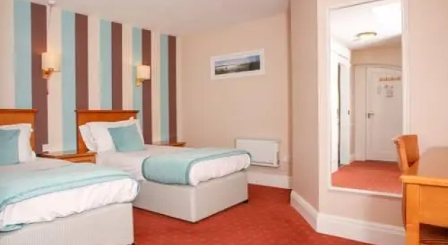 The White House Inn - Whitby, Забронировать Отель Отели Йоркширских вересковых поля 4 звезды, 4*