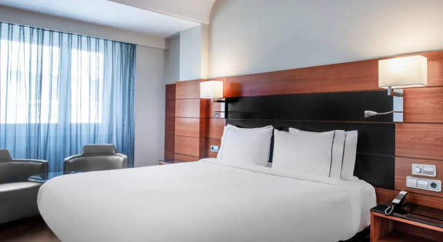 Номер Standard AC Hotel Carlton Madrid by Marriott