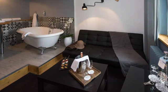 Люкс Logis Hôtel La Magnanerie - Côté Bistro
