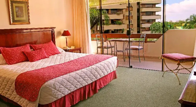 Одноместный номер Standard с балконом Yotau All Suites Hotel