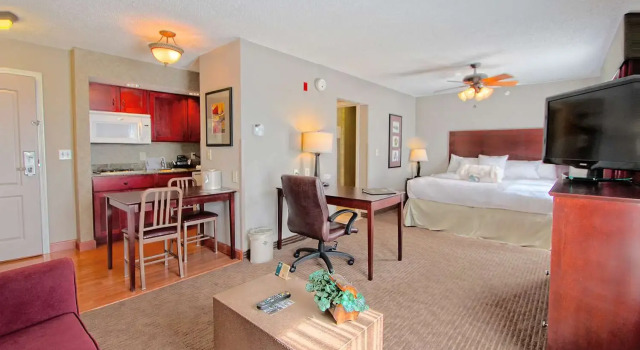 Номер Standard Homewood Suites by Hilton Bloomington