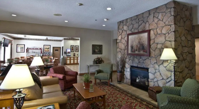 Coshocton Village Inn & Suites