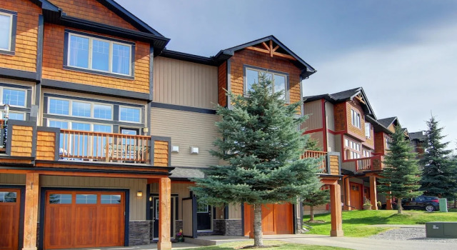 Radium Vacation Rental 3 Bedroom Townhome with Views, Забронировать Апартаменты/квартира Рейдиум-Хот-Спрингс Columbia Valley