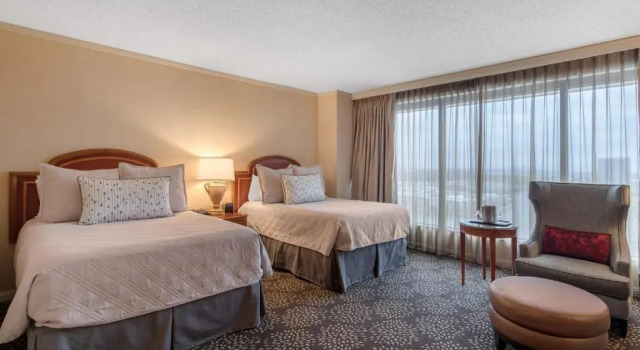 Четырёхместный номер Premier Omni Las Colinas Hotel