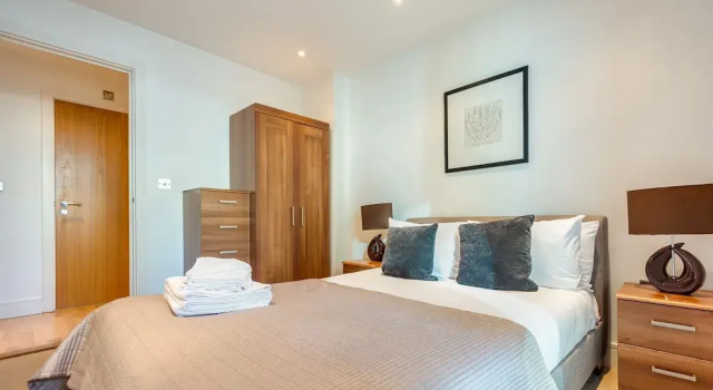 Апартаменты Luxury с 2 комнатами с балконом Two Bedroom Apartment in Canary Wharf