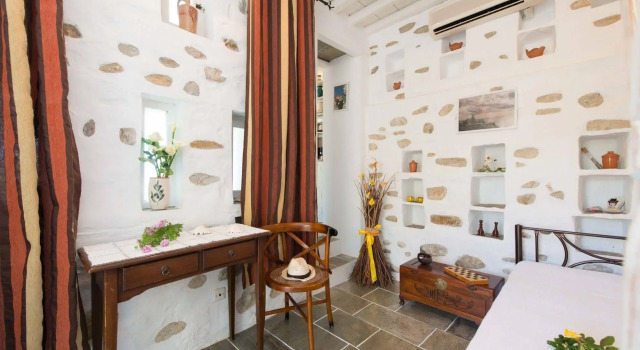 Peristeronas House, Varaa Hotelli Apollonía 