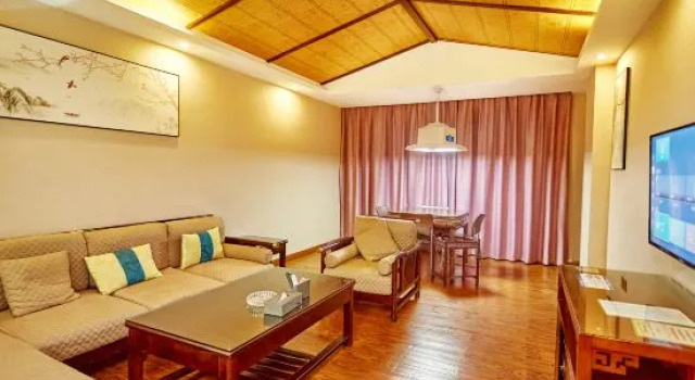Двухместный люкс Deluxe с видом на город Xiangyi Hotel