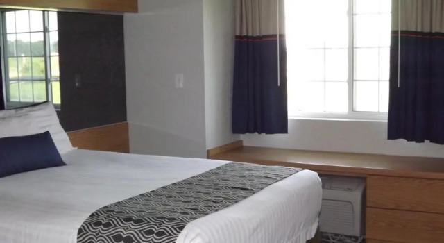 Двухместный номер Standard MICROTEL Inn and Suites - Ames