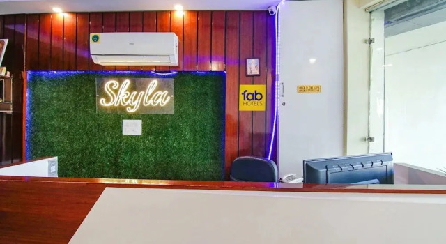 Hotel Skyla by OYO Rooms, Varaa Hotelli Zirakpur Haryana