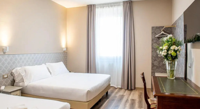 Трёхместный номер Standard Hotel Della Rosa