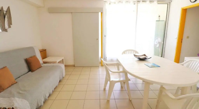 Appartement Le Grau-du-Roi, 3 pièces, 6 personnes - FR-1-307-94, Book Apartment Hotels in Camargue with a Pool, Swimming Pool