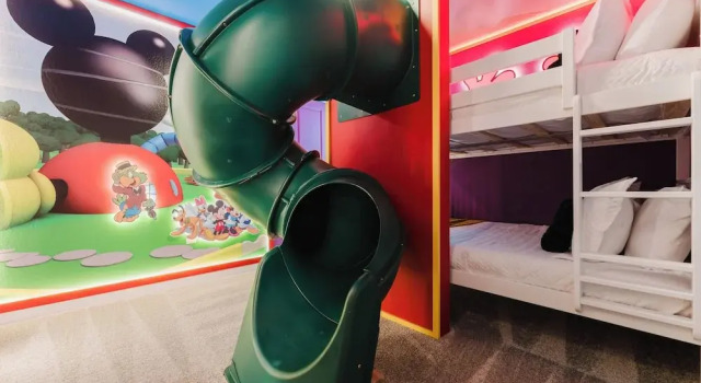 Stunning 8BR Pool Gameroom Minutes to Disney